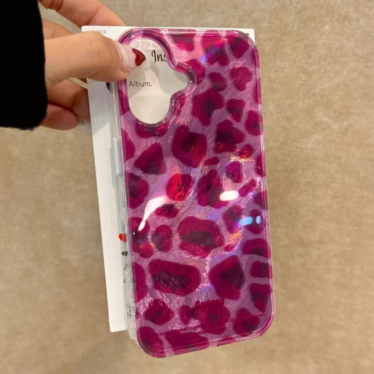 パープルレオパード柄のiPhoneケース iPhone 15 - Phone Cases Purple のレビューと価格
